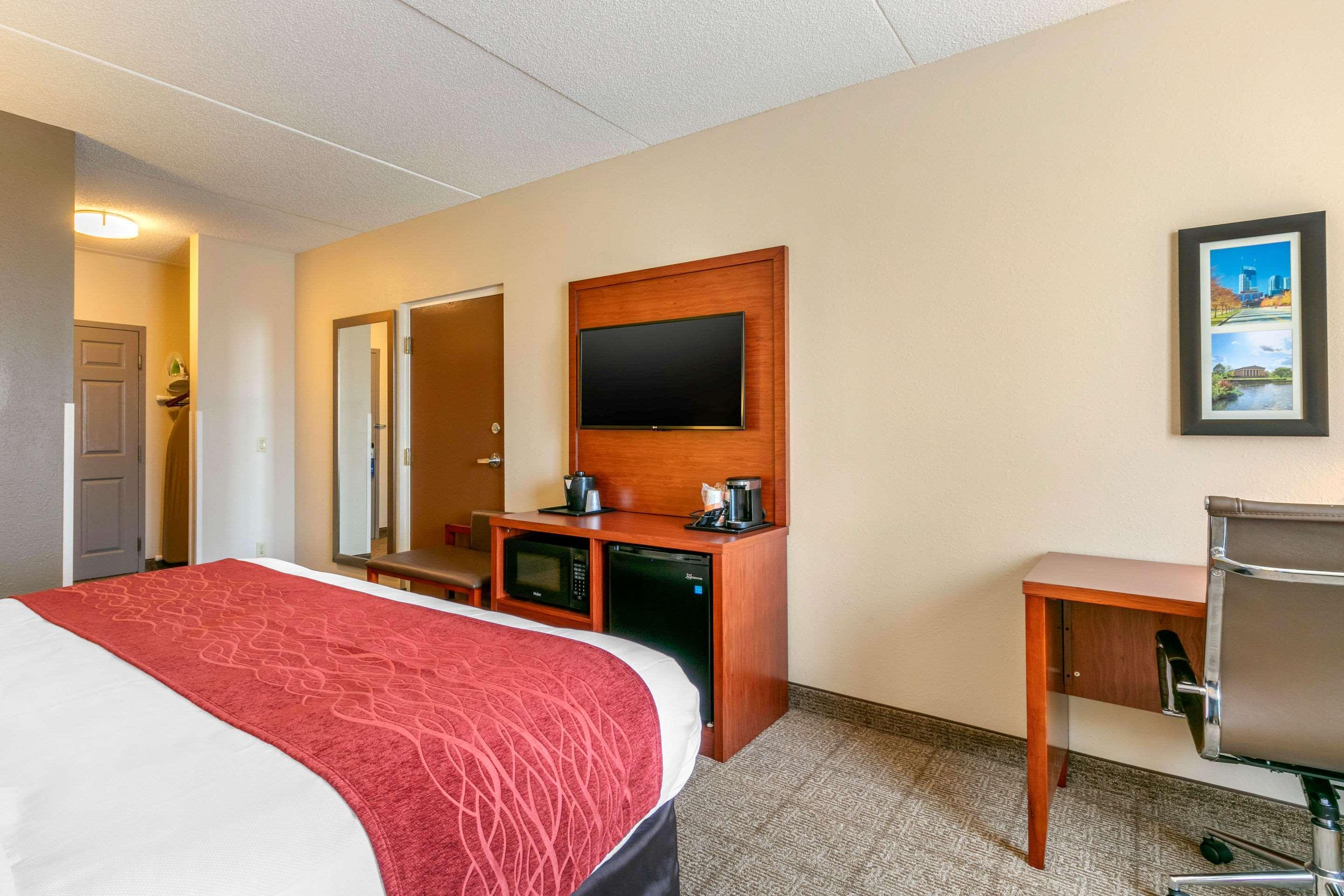 Comfort Inn & Suites Nashville Franklin Cool Springs Exterior photo